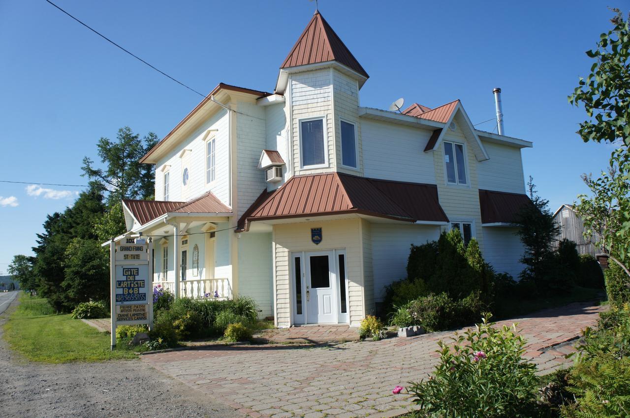 Gite De L'Artiste Saint-Tite Exterior photo